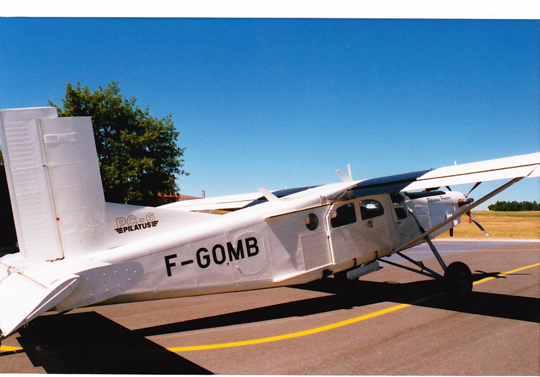 Achat du Pilatus F-GOMB, 2001