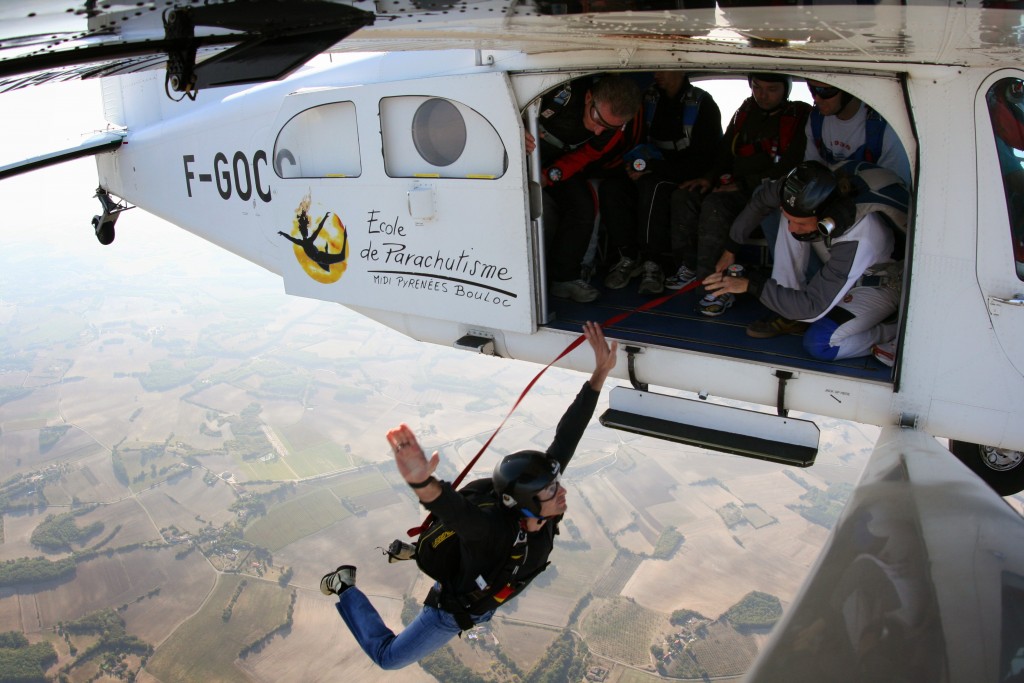 debuter-en-parachutisme-oa-saut-a-ouverture-automatique-04-bouloc-skydive