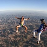 Animation freefly à Bouloc : tête en haut à 2 avec Borat