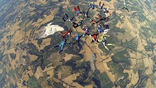 Grande formation parachutisme VR20 à BOULOC Skydive